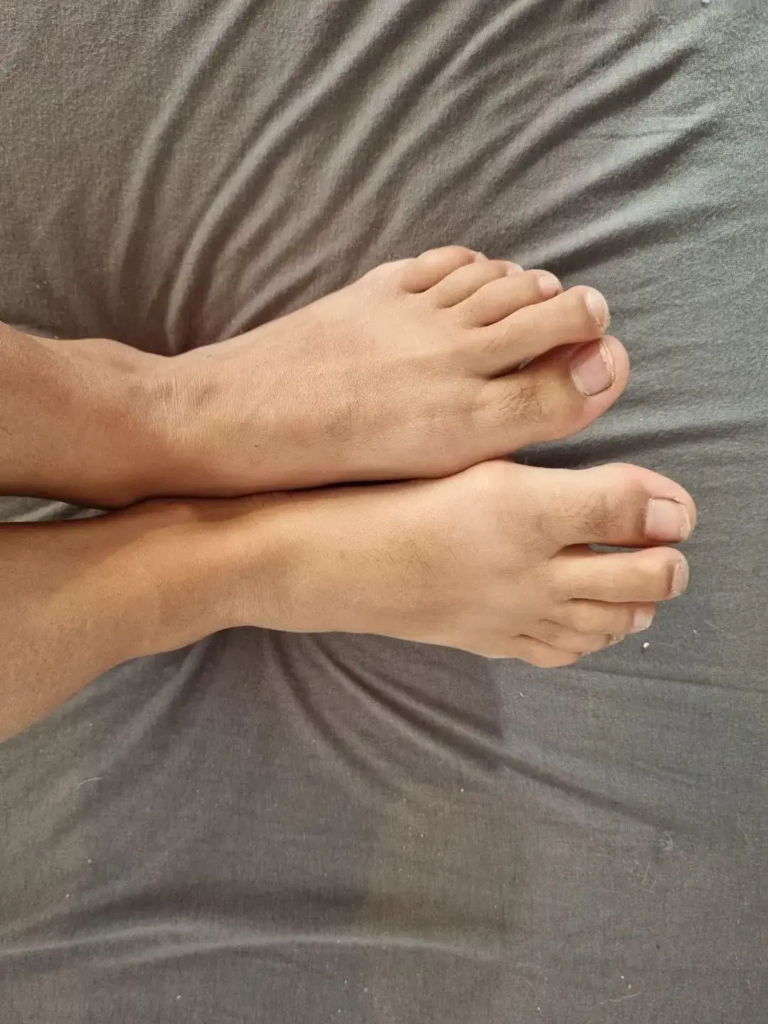 Leak & nude MYM — Trixie690 : « Photo et vidéo de mes pieds disponibles en média privé 🔞😈Disponible pour des rencontres réels fétichistes  des pieds  🔞😈🫦💧 » (MYM)