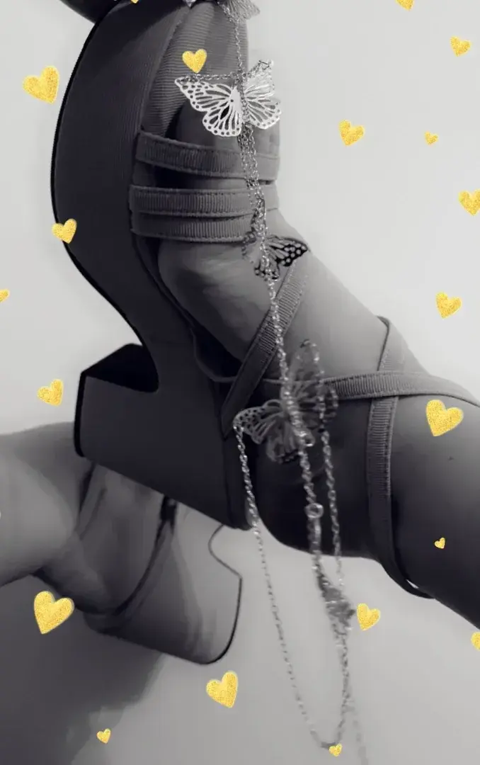 Leak & nude MYM — mrscurvy : « Ça va mes amours 💙😈 ? » (MYM)