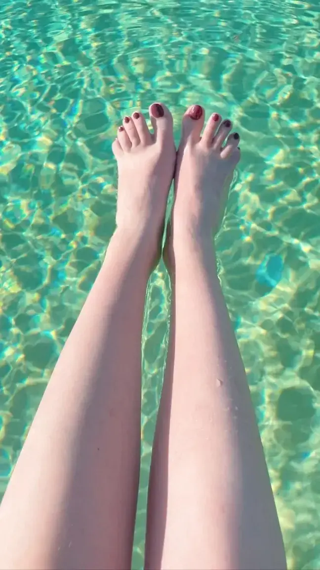 Leak & nude 3 — Ladysfeet