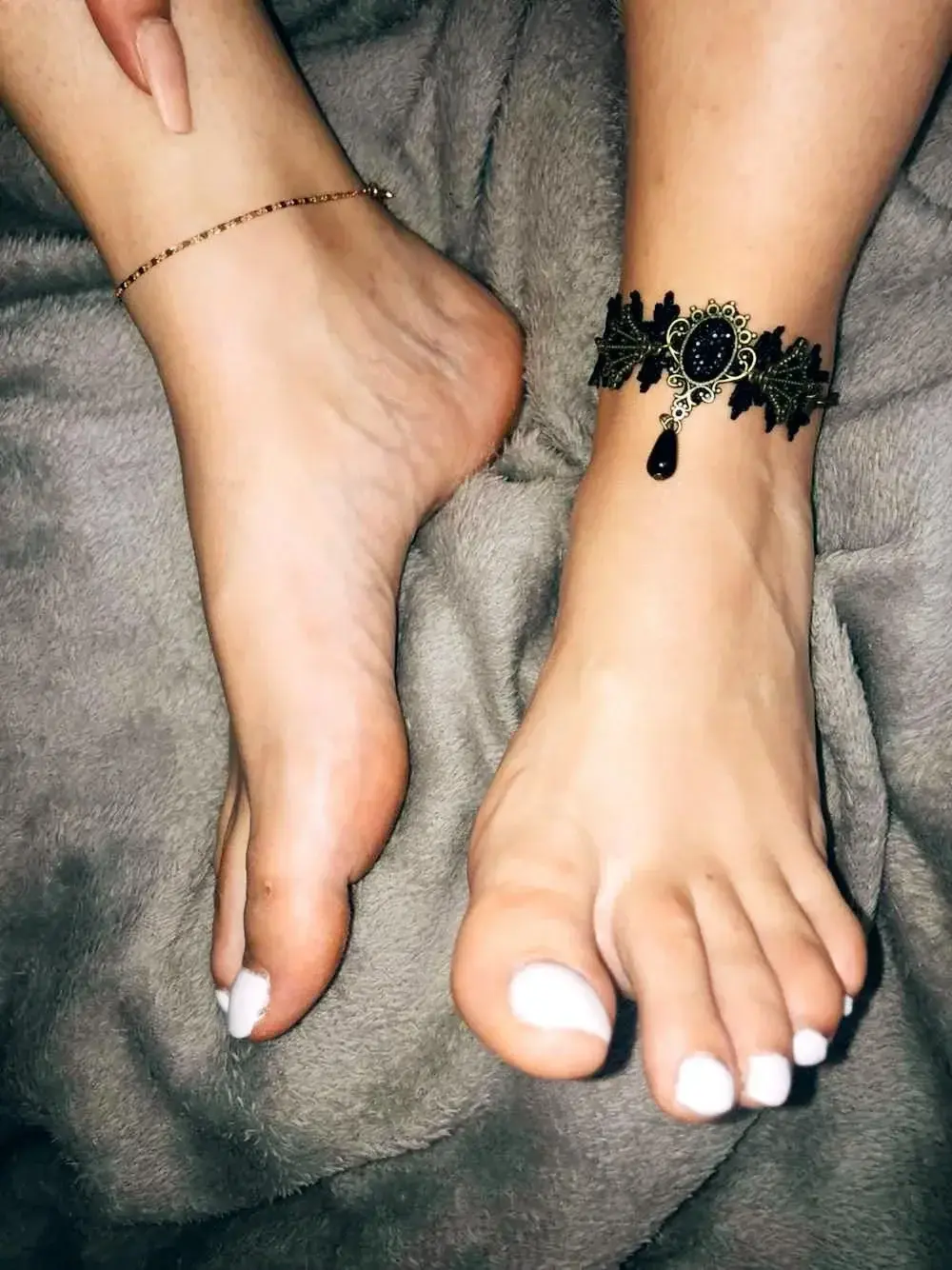 Vous aimez les bijoux ? 👅🦶