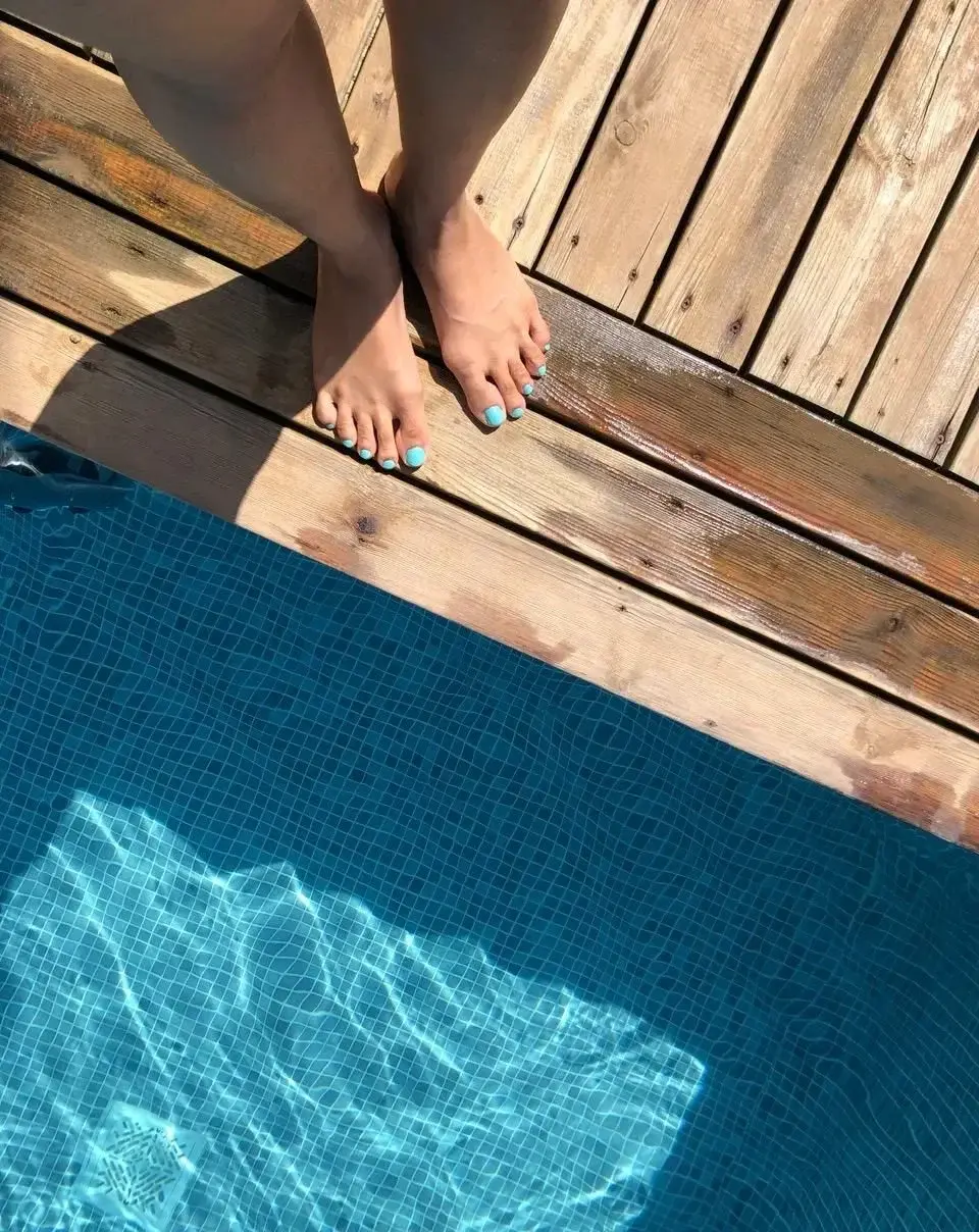 Leak & nude 1 — Angels_feets