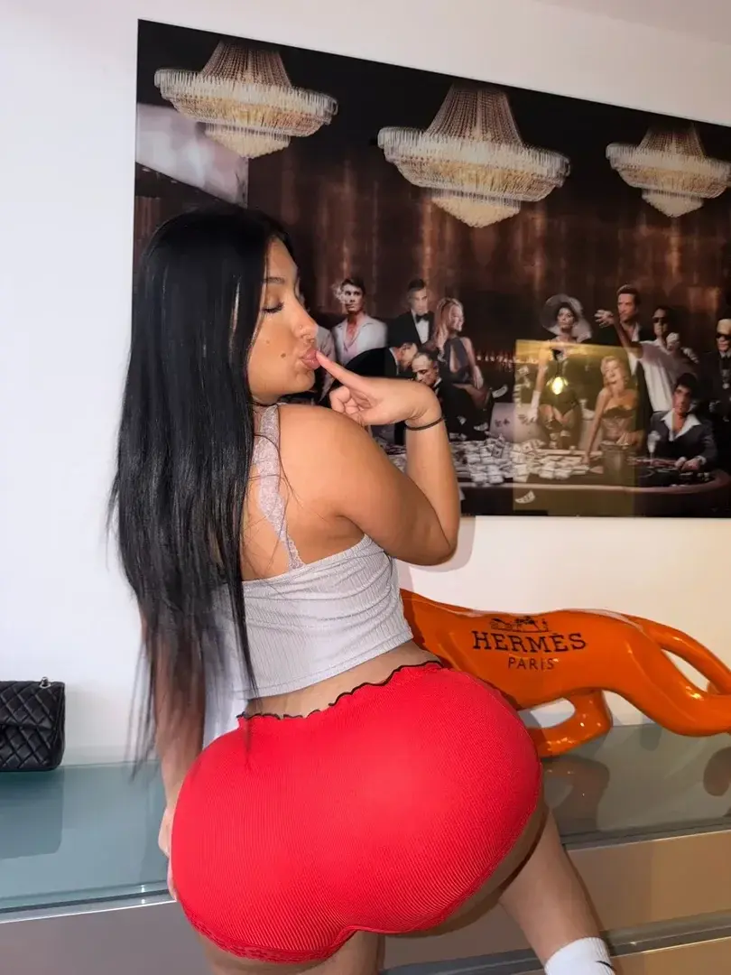 Leak public de Luxy_capi — « T’attends quoi pour me rejoindre bb 😍 l’abonnement est a 1€ seulement avec le code « 1LUXY » je t’envoie une dinguerie à l’abonnement 🥵🔥 » (nude) sur MYM