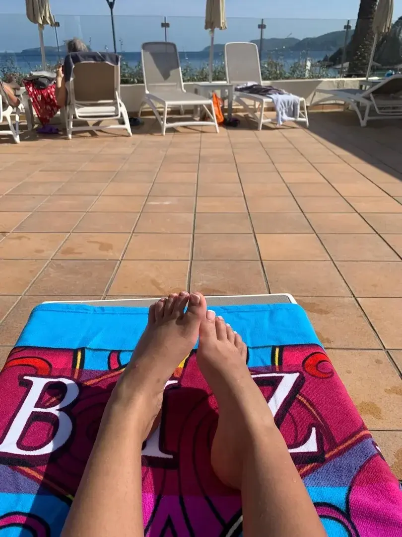 petite baignade qui fait du bien#feet #fetichisme