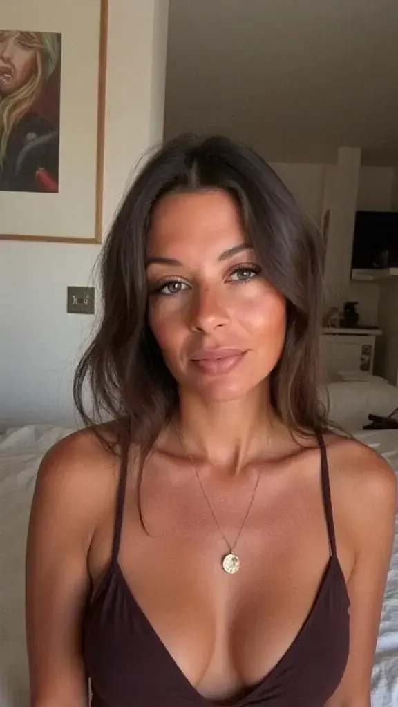 Leak & nude 2 — Erika3