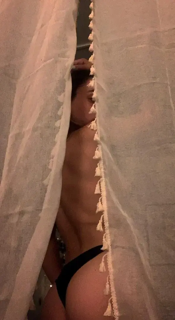 Leak & nude 1 — Candide-ad