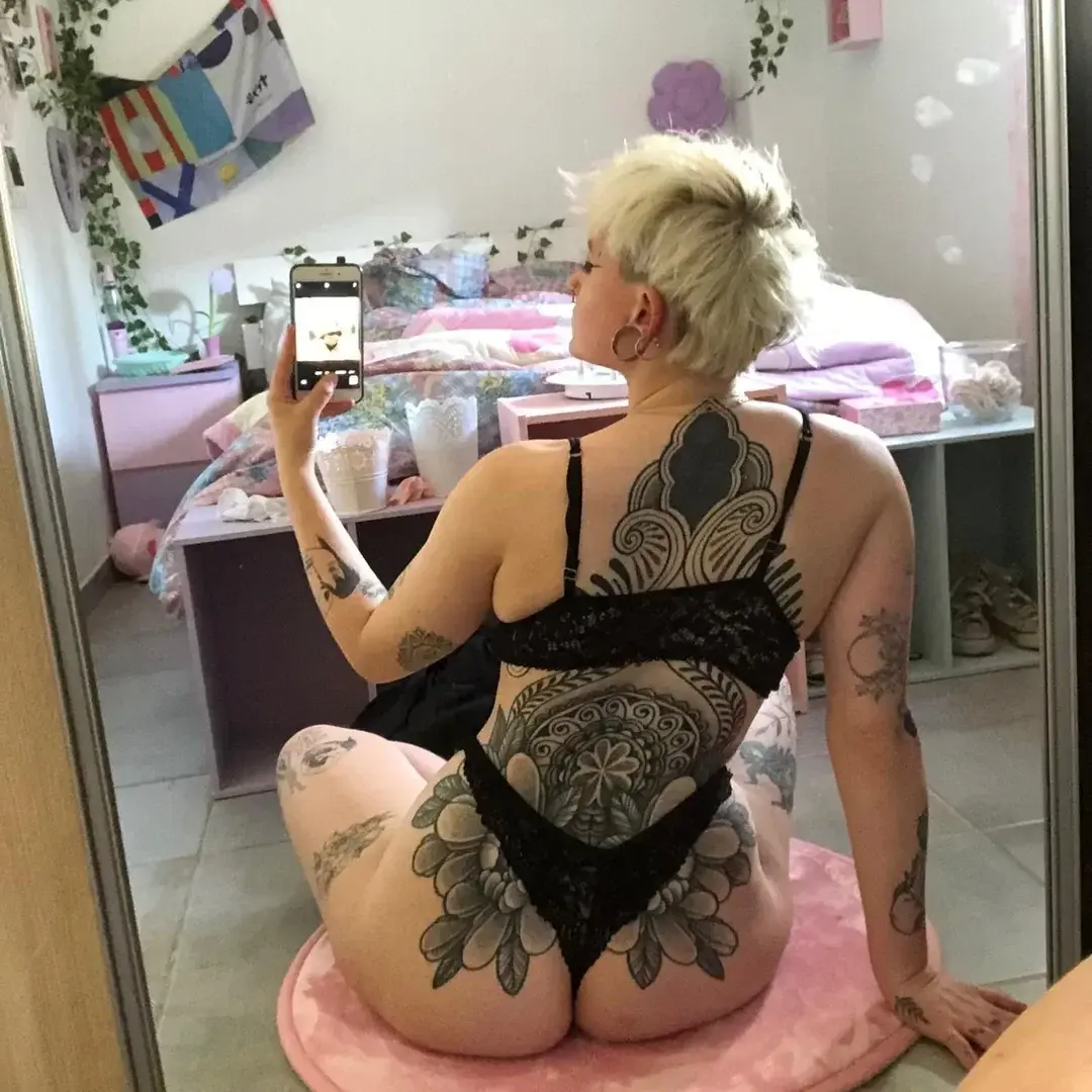 Leak & nude 2 — kiskavogne_