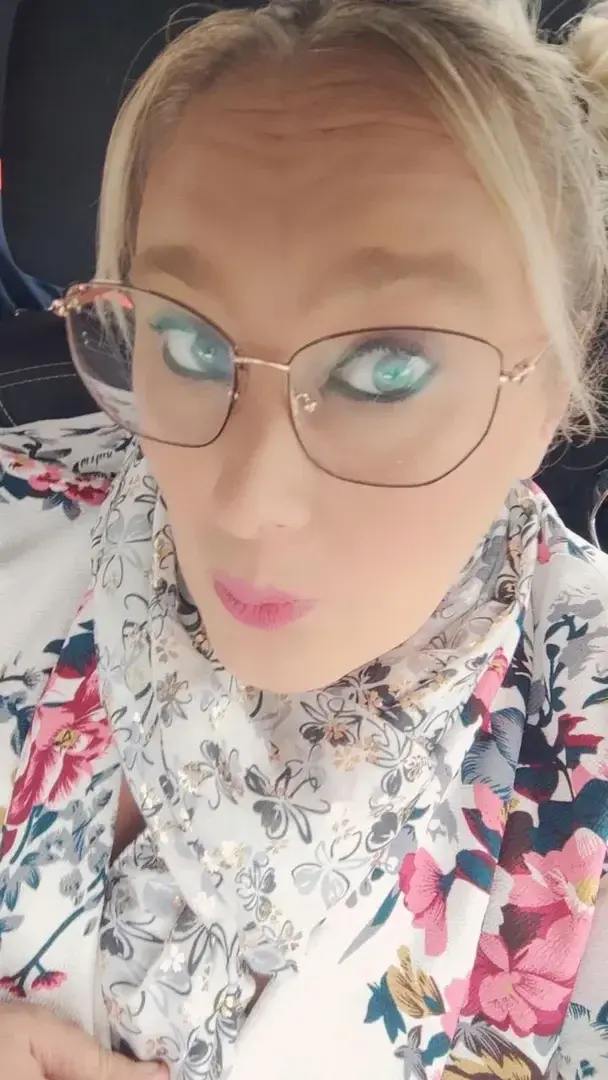 Rondeyeuxbleu - Photo exclusive MYM | French Modèles