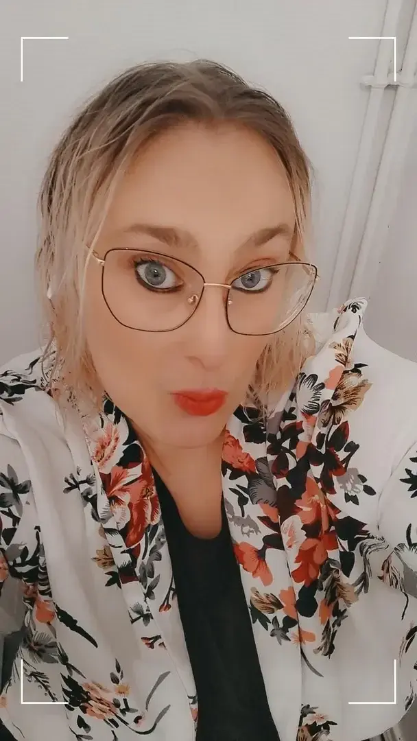 Leak public de Rondeyeuxbleu — « description de la photo » (nude) sur MYM