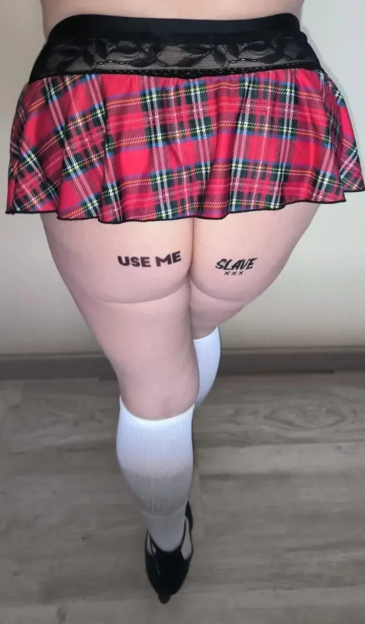 Leak & nude 4 — Sub-brat