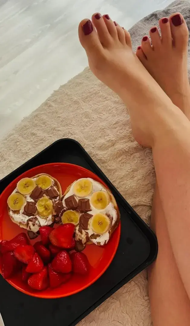 Breakfast 🍓🍌🥞🍫🦶