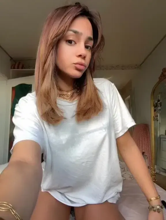 Leak & nude MYM — melolo : « ABONNEMENT GRATUIT À VIE ET SANS CODE ❤️Viens discuter en dm » (MYM)