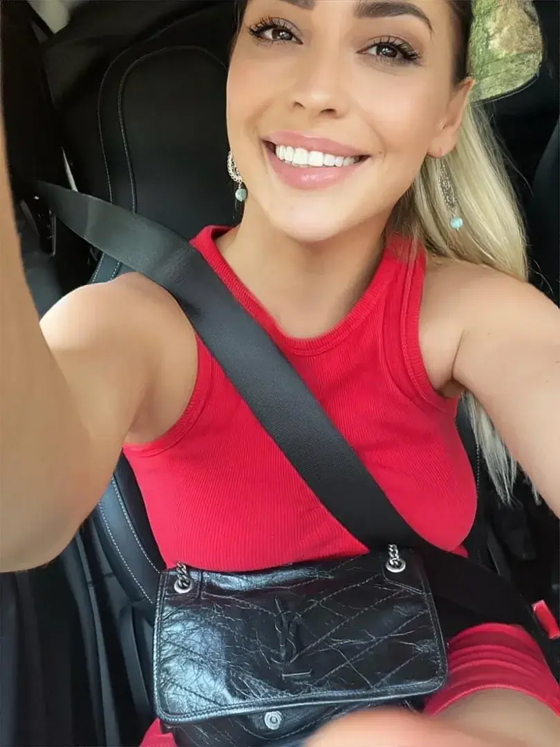 Sundaymood. Do you like my red dress?