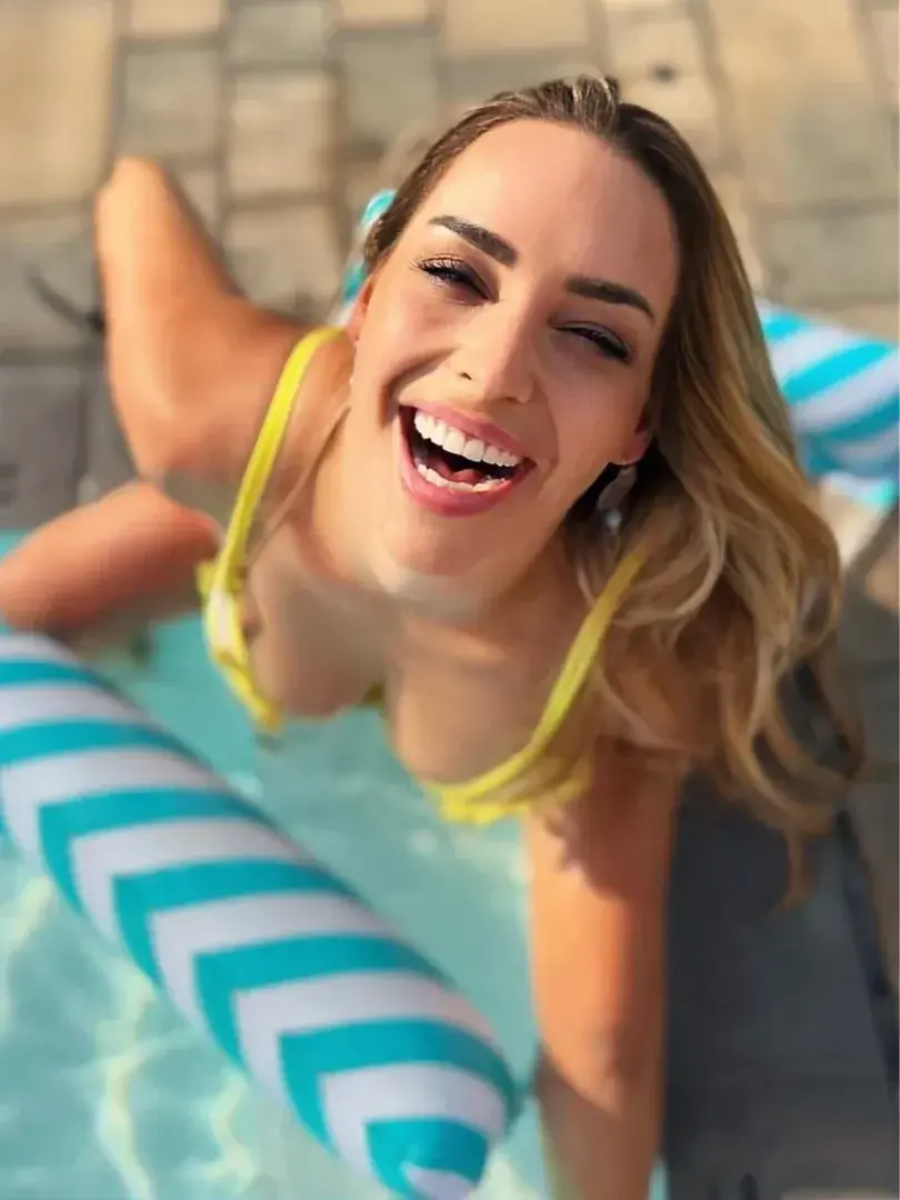 To laugh to be happy ist the goal