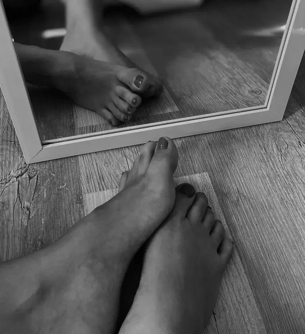 Leak & nude 1 — Feetichistes