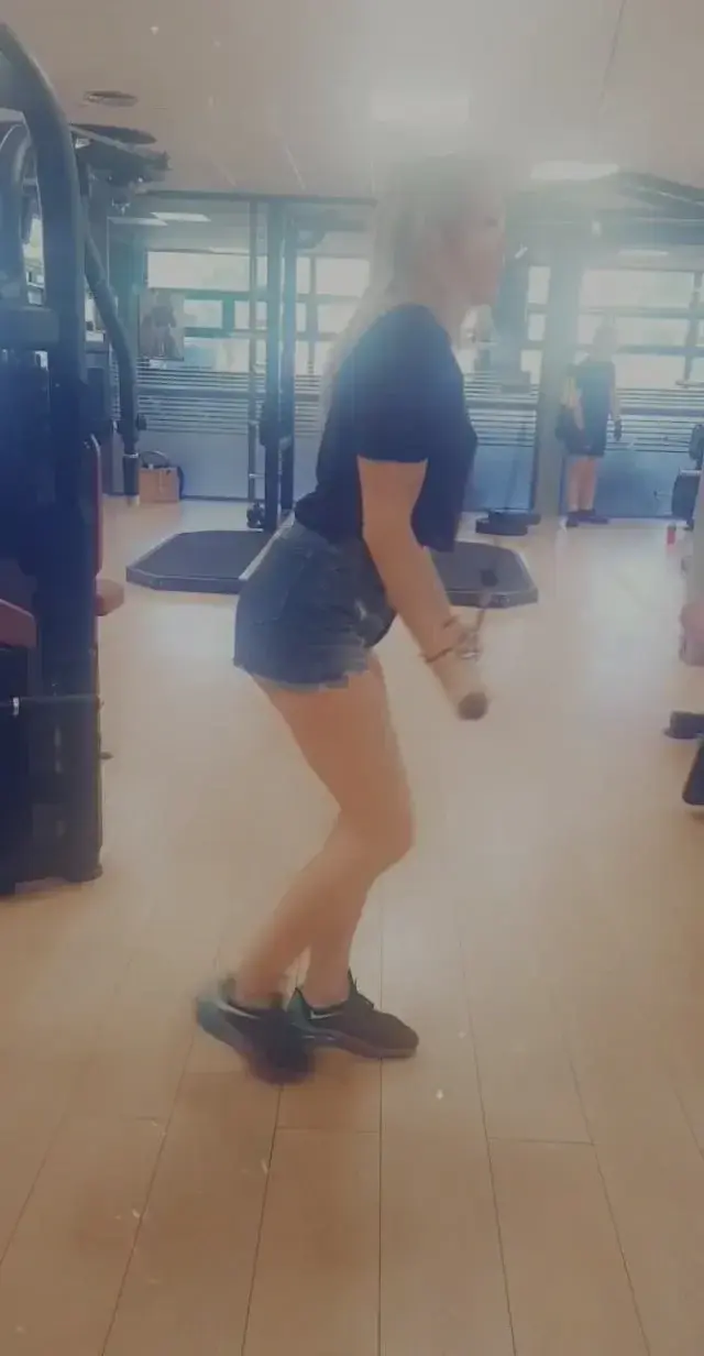 Leak public de Coach-rachel — « Triceps Day !!!! » (nude) sur MYM