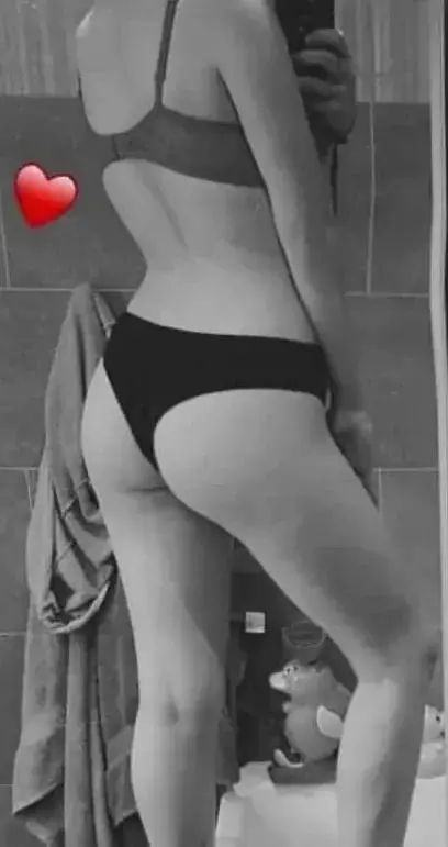 Qui le rejoint à la douche?