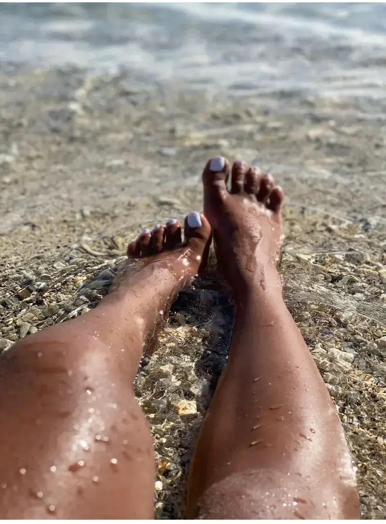UNIQUEMENT PHOTOS DE PIEDS MERCIBELLE JOURNÉE À TOUS