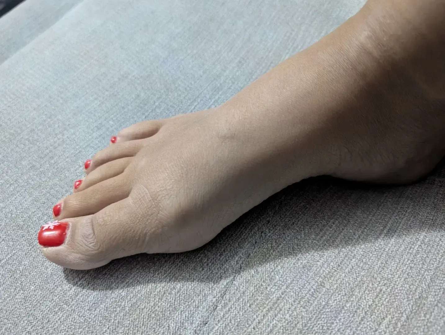Red nails ❣️#foot #sexy#red#feet #fetish#fetichiste