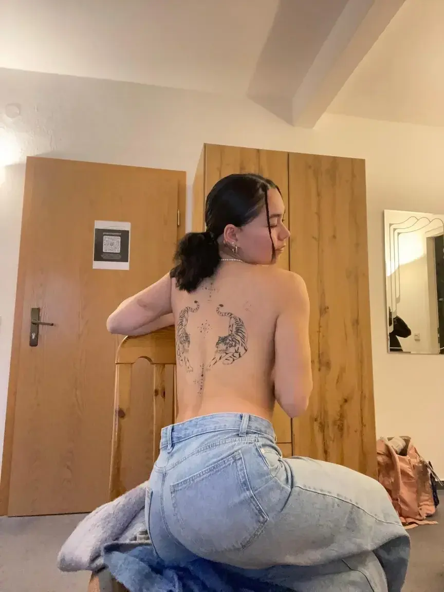 Leak & nude MYM — Lianaclay : « naughty and nice in denim 😘 » (MYM)