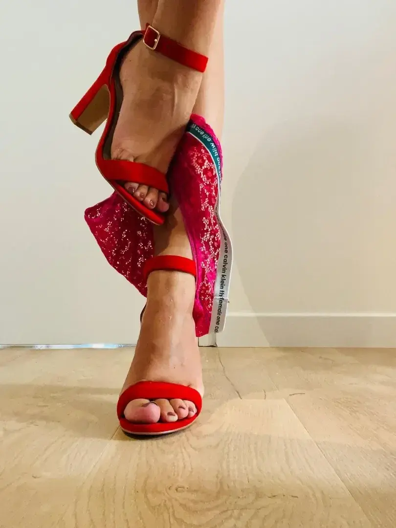 Leak & nude 3 — mini-pantie