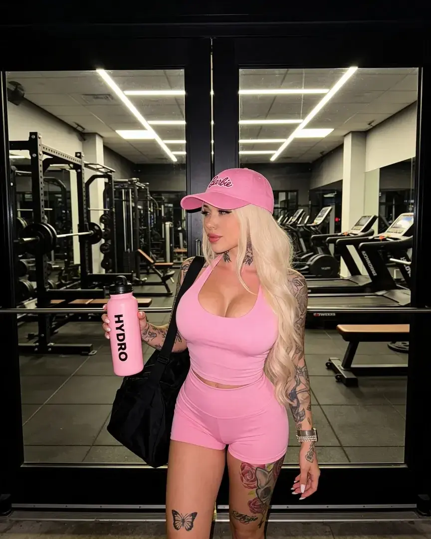 Aperçu public — Jadelavoie : « Abo gratuit sans code 😈Rejoins-moi en DM si ça te dit qu'on s'amuse🔥🥵 » (MYM) — pas un leak