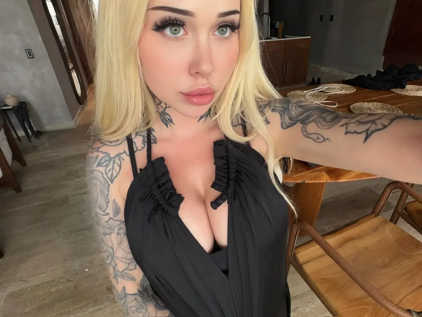 Abo gratuit sans code 💖Rejoins-moi en DM pour découvrir ce que je te réserve 😋