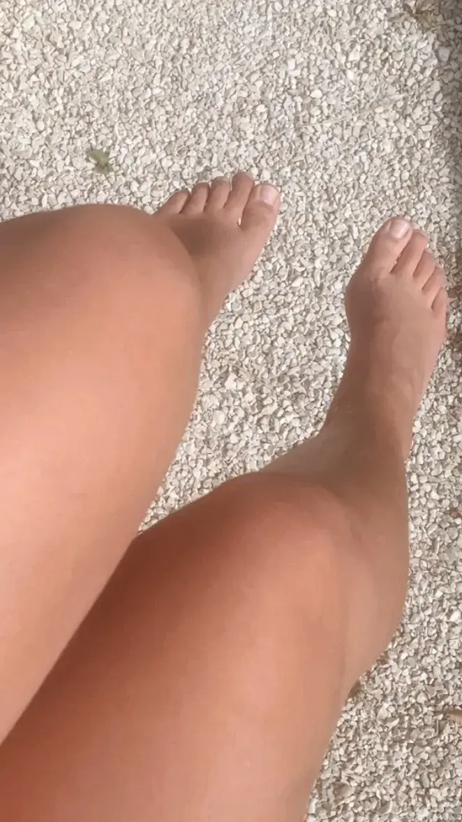 Leak & nude 3 — feeterotique