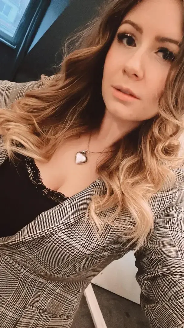 Leak & nude MYM — Liissy94 : « média » (MYM)