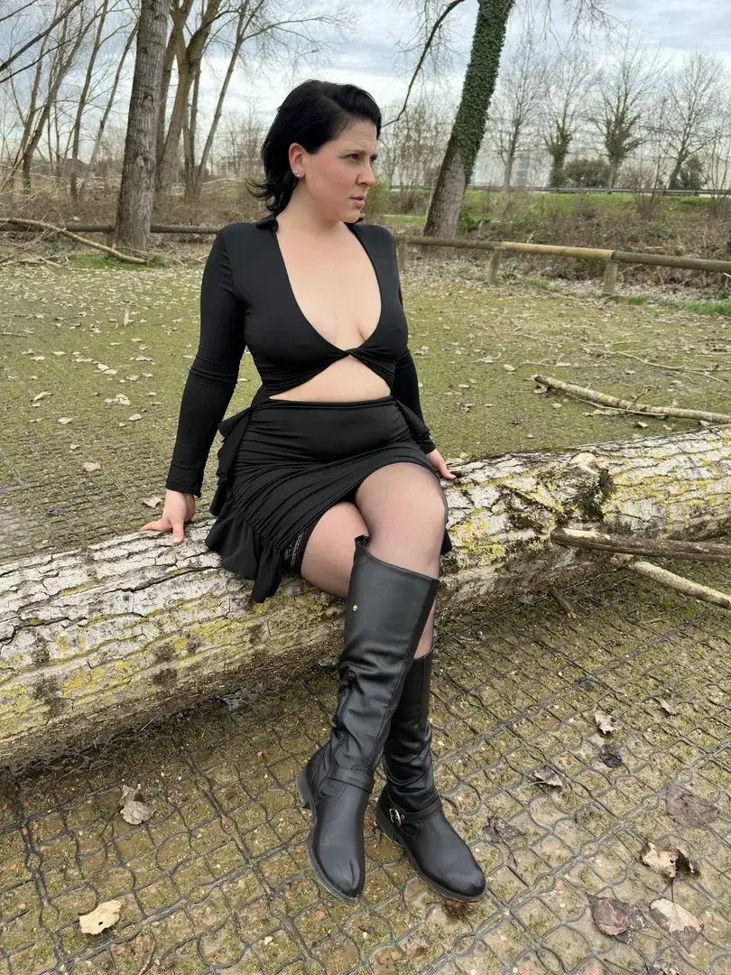 Leak public de Alixa_massi — « Abonnement -30% avec le code ALIXA30 tout en illimité dès ton abonnement » (nude) sur MYM