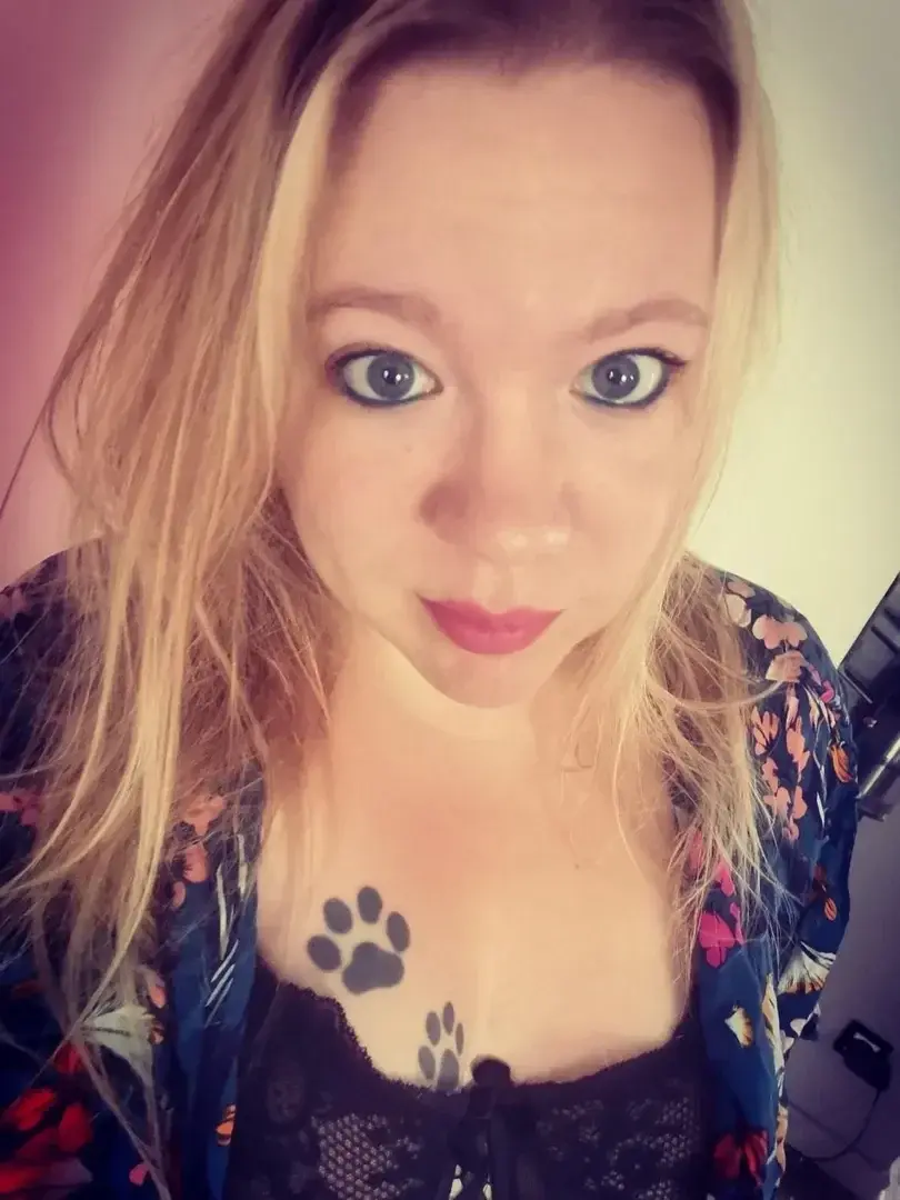 Leak public de Cherryling — « Je mangerais bien quelque chose la.. 🤫 » (nude) sur MYM