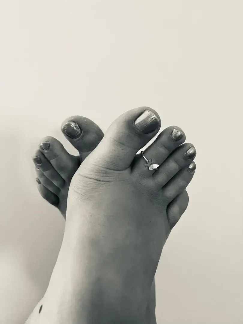 Leak & nude 3 — Miafeetlove