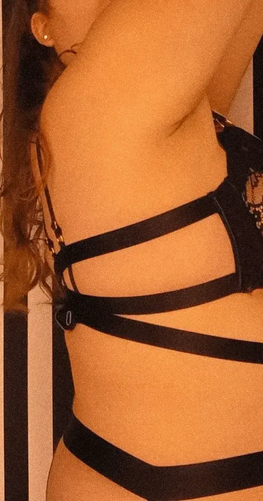 Leak & nude 1 — Curvysoumise