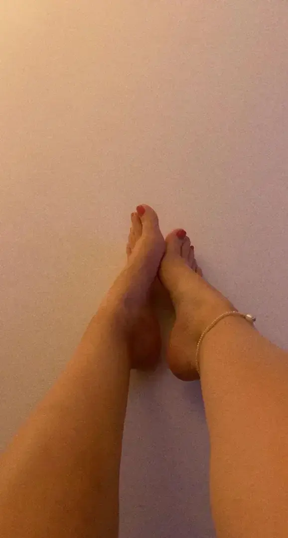 Leak & nude 2 — Latina_feet5962_
