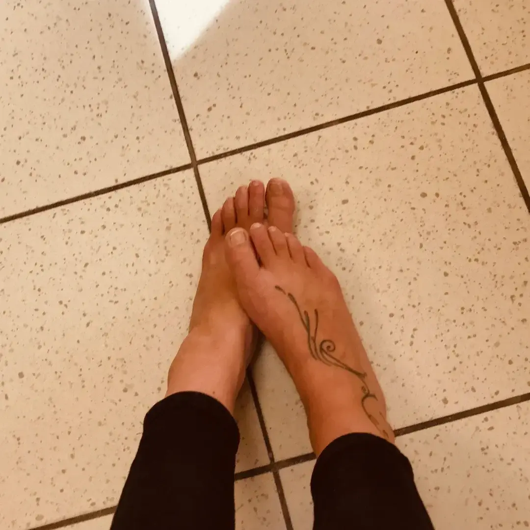 Leak & nude 17 — Footgoddess1