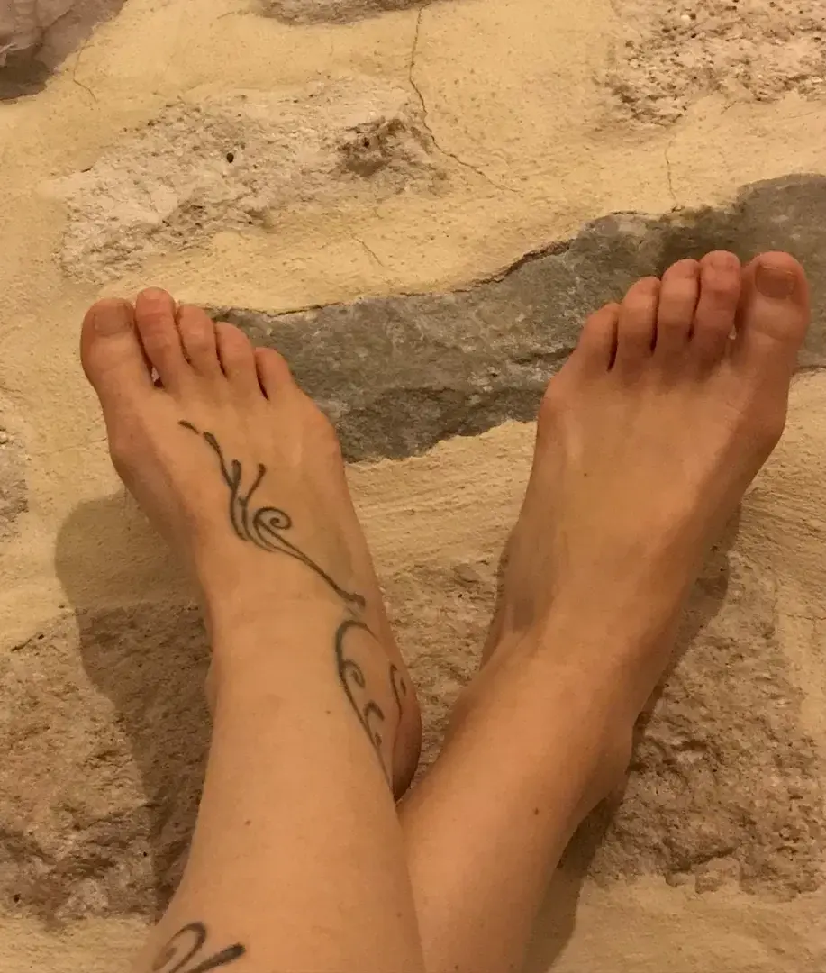 Leak & nude 6 — Footgoddess1