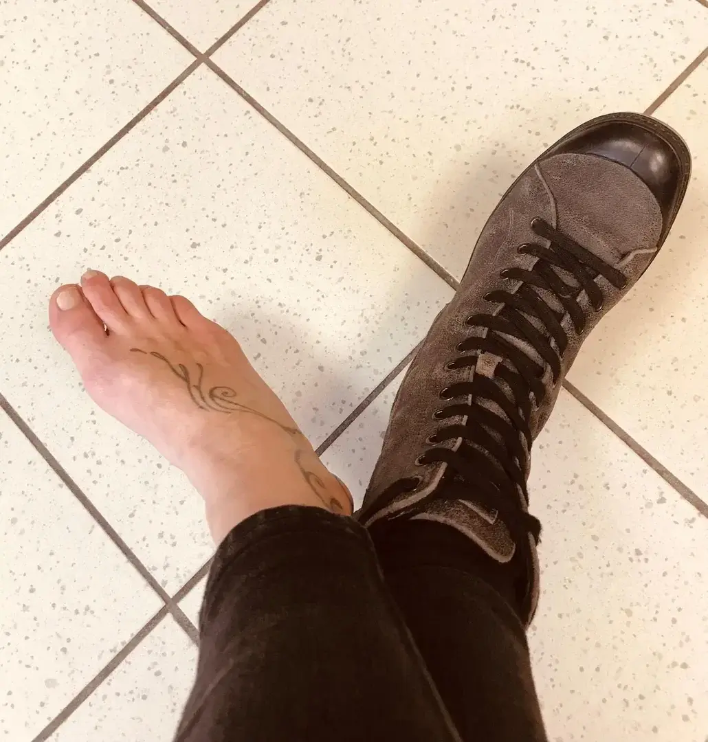 Leak & nude 16 — Footgoddess1