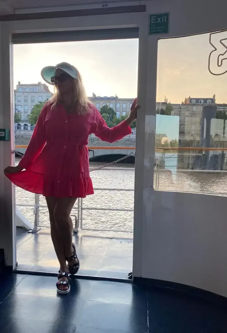 Leak public de Burlesque_eroticfemme — « description de la photo » (nude) sur MYM