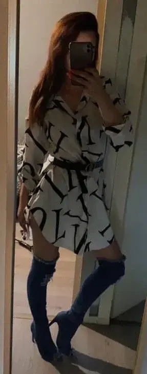 Dominatrice sexy, autoritaire et sans tabou !Avec plus de 160 vidéos, 130 photos et près de 40 médias privés qui ne te laisseront pas indifférents ...Pour me découvrir :- 10 % sur mon abonnement avec le code : ABO10- 20 % sur mes médias avec le code : MEDIA20