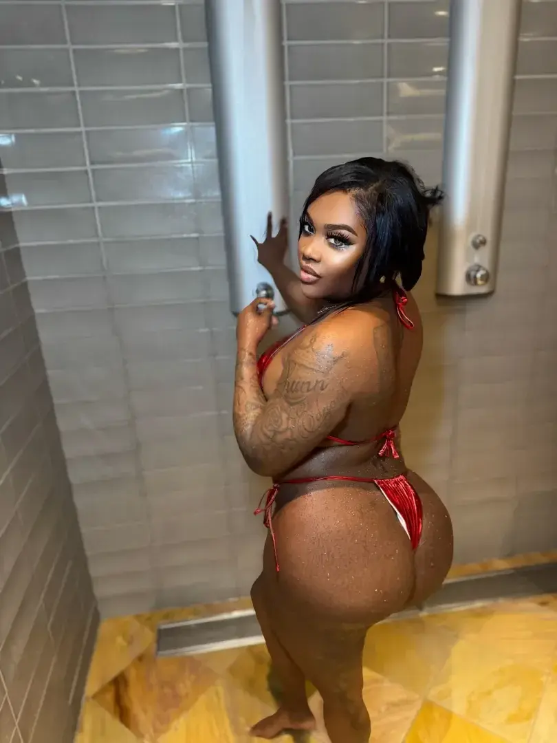 Aperçu public — Quinn1 : « ABO GRATUIT CODE MARCH🔥 » (MYM) — pas un leak