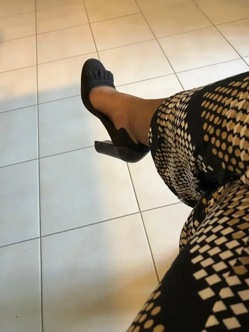Leak & nude MYM — Lady_emma-marlene : « Do YOU love high heels ??? » (MYM)