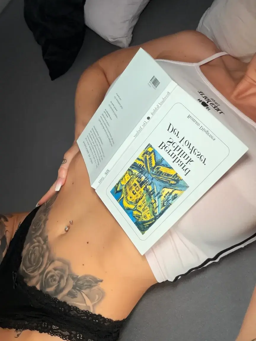 Leak & nude 19 — Laraiza