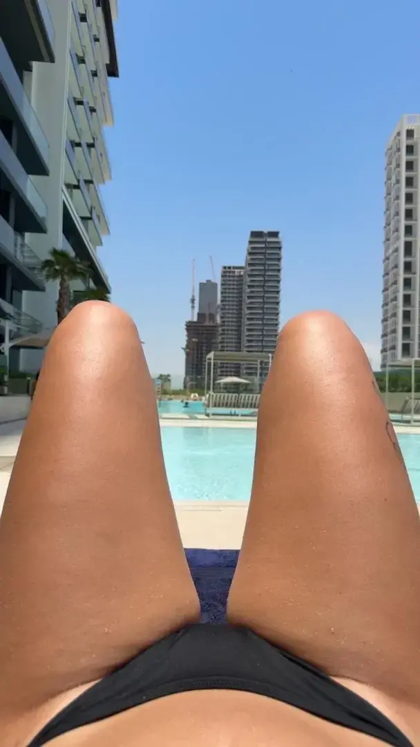 Leak public de Emiliemymm — « description de la photo » (nude) sur MYM