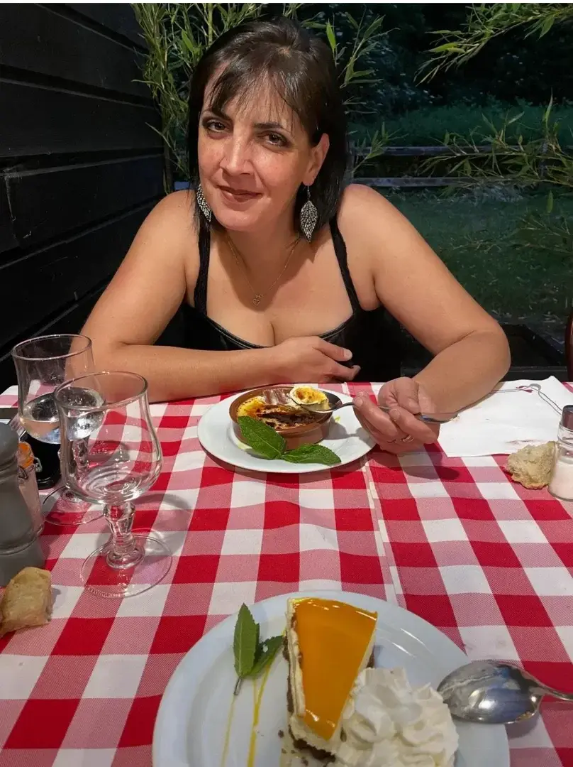 Si vous avez envie de me voir m’exhiber au restaurant abonnez-vous vous ne serez pas dessus😘