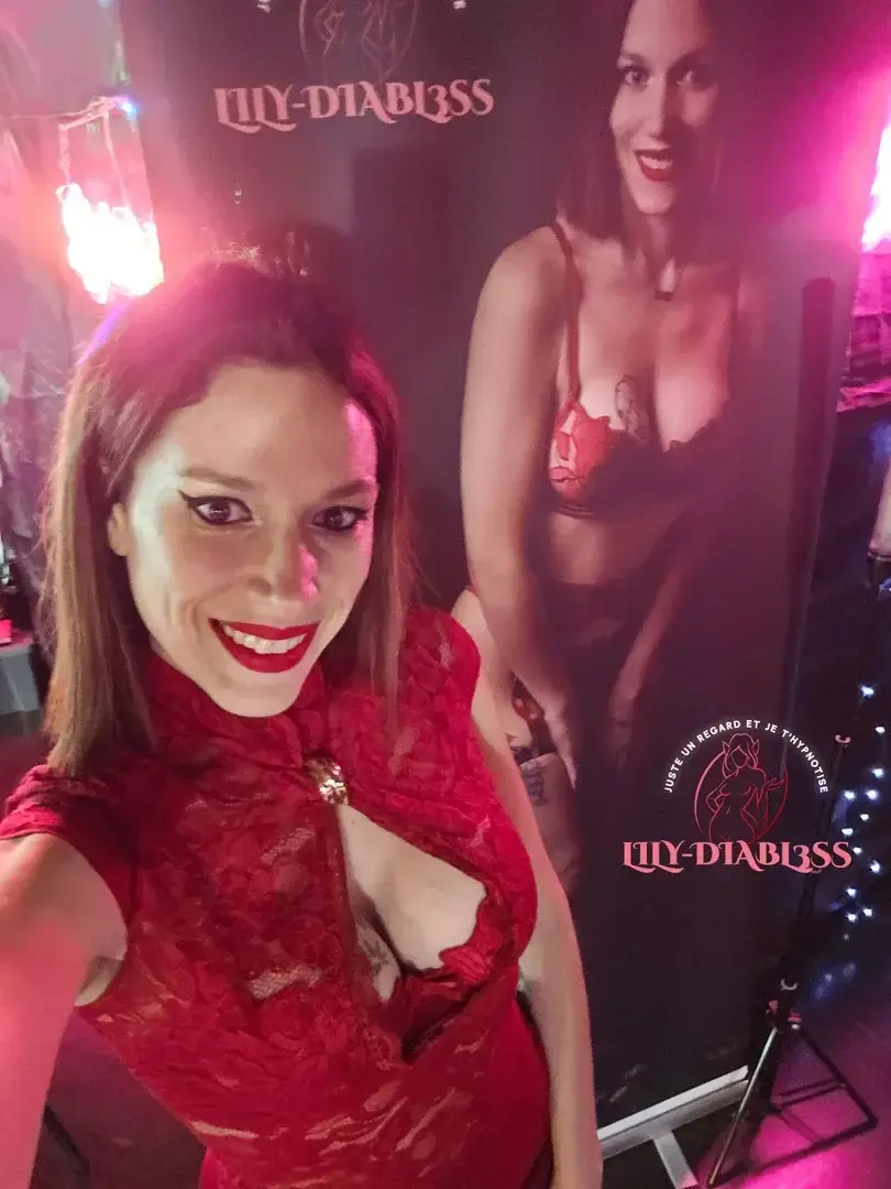 Leak & nude MYM — Lily-diabl3ss : « média » (MYM)