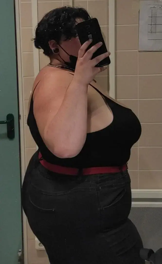 Leak public de Luna_wolf — « description de la photo » (nude) sur MYM