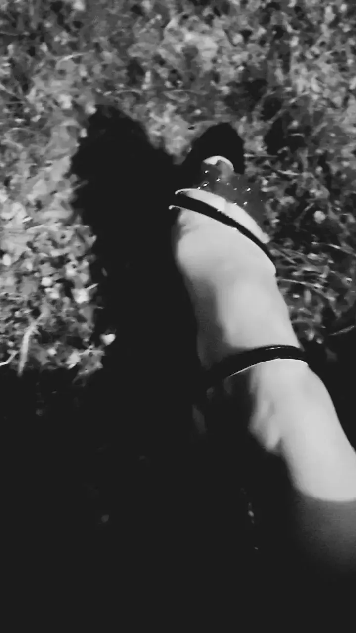 Leak & nude 2 — La_fille_d_a_cote