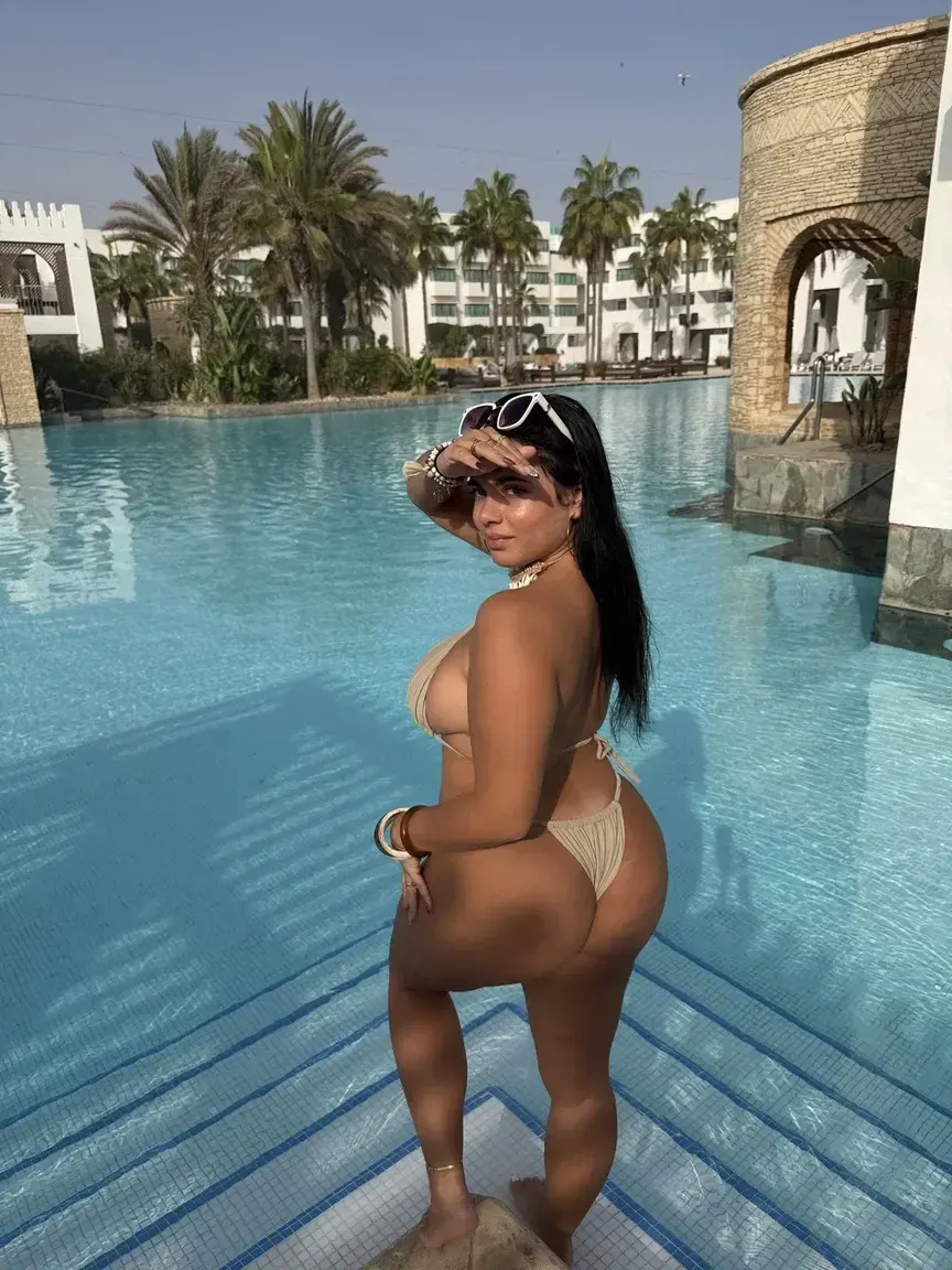 Leak & nude MYM — Laurab974 : « média » (MYM)