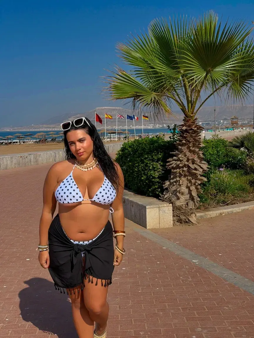 Laurab974 — média 9 | French Modèles