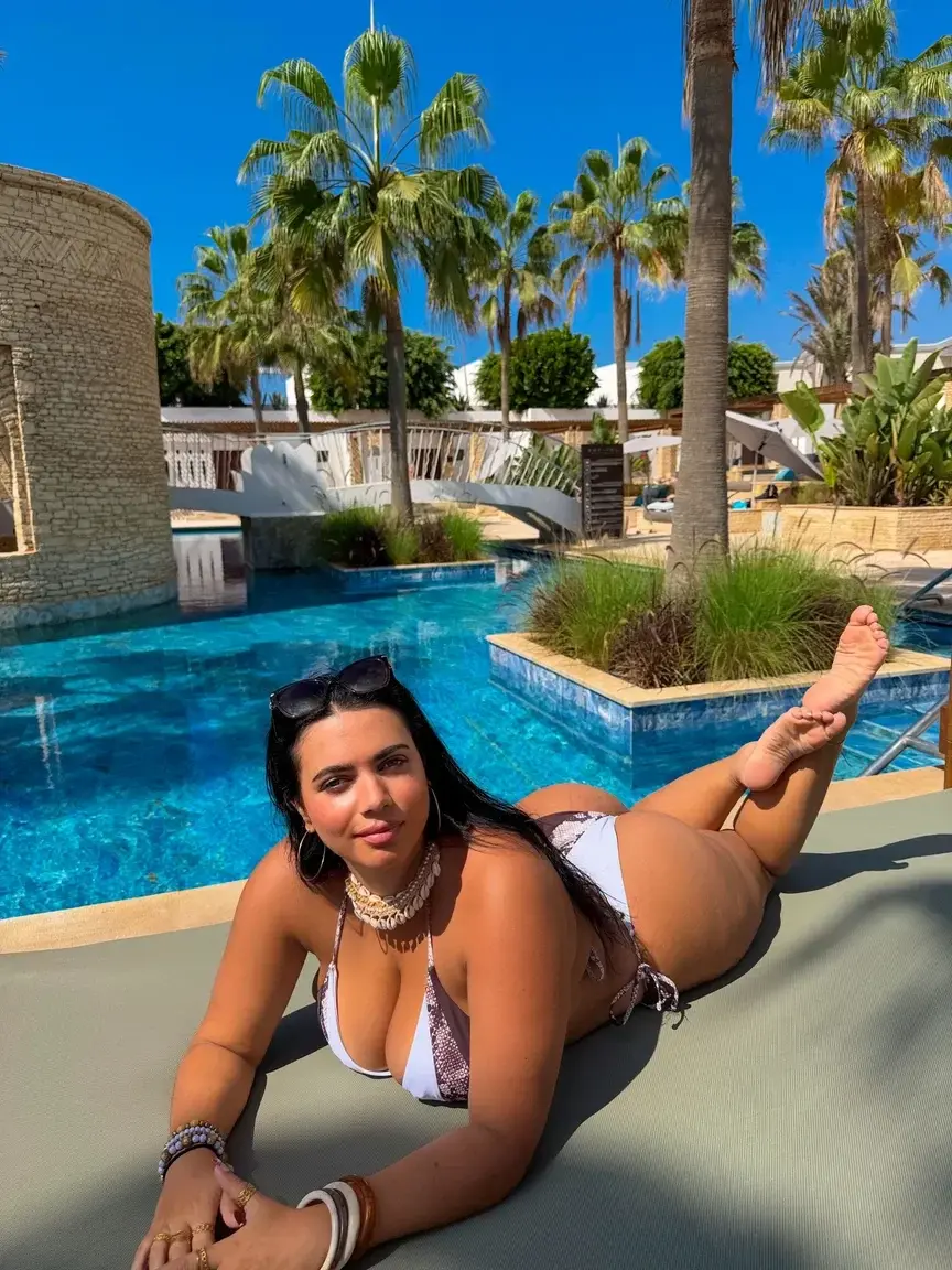 Leak & nude MYM — Laurab974 : « média » (MYM)