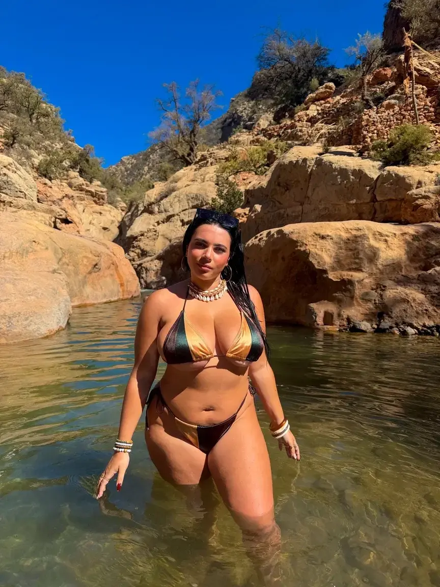 Leak & nude MYM — Laurab974 : « média » (MYM)